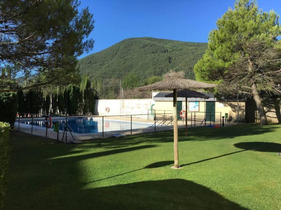 Espert I Cine I Garaje L Bbq L Piscina I Tenis * Biescas (Aragon)